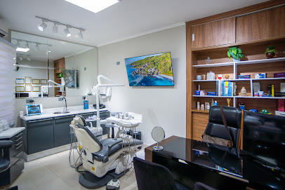 Dr. Tadeu Menezes Odontologia