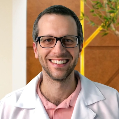 Rogério Melaré - Fisioterapia Neurofuncional Pediátrica e Reabilitação Infantil